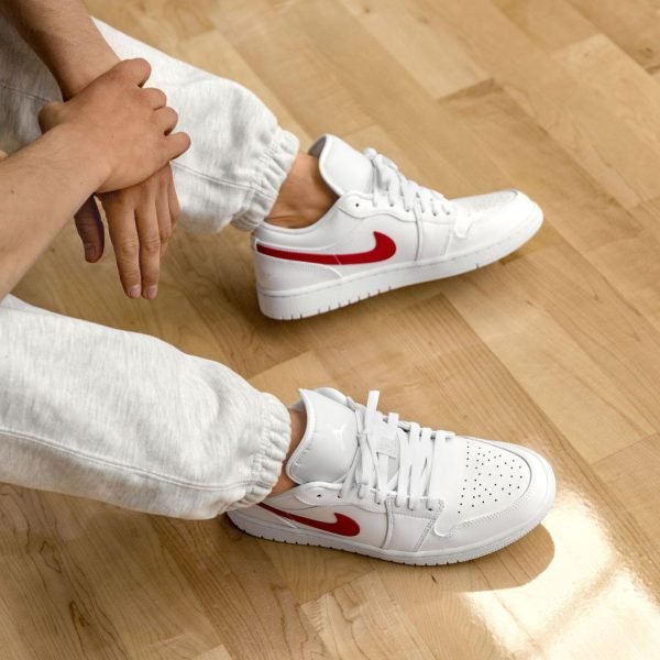 AIR JORDAN 1 LOW WHITE UNIVERSITY RED‏