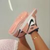 ⁦AIR JORDAN 1 MID PINK QUARTZ⁩ – תמונה ⁦6⁩
