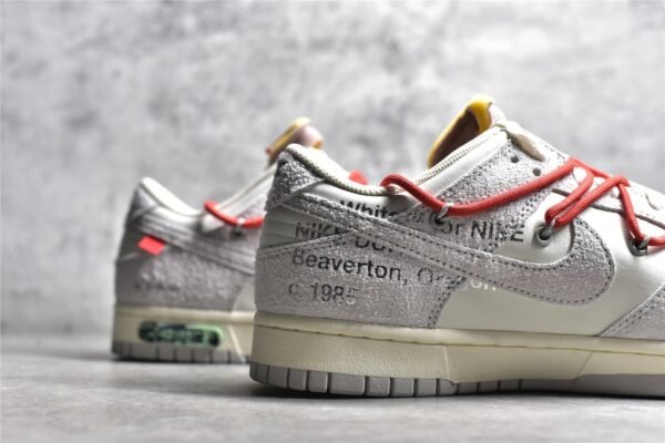 ⁦Nike OFF-WHITE X SB DUNK LOW LOT 33 OF 50 SAIL/NEUTRAL GREY/CHILE RED DJ0950-118⁩ – תמונה ⁦11⁩