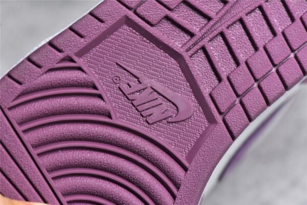⁦Nike AIR JORDAN 1 LOW INTERNATIONAL WOMEN'S DAY AMETHYST WAVE/CANYON PURPLE/OLIVE AURA DR8057-500⁩ – תמונה ⁦5⁩