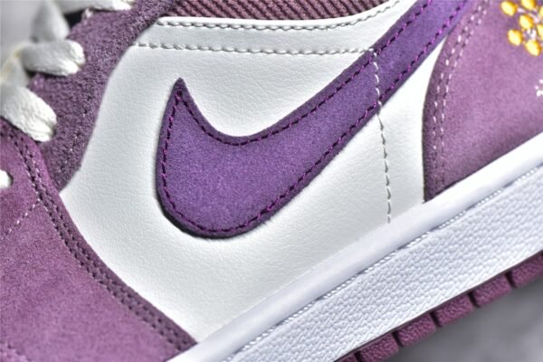 ⁦Nike AIR JORDAN 1 LOW INTERNATIONAL WOMEN'S DAY AMETHYST WAVE/CANYON PURPLE/OLIVE AURA DR8057-500⁩ – תמונה ⁦9⁩