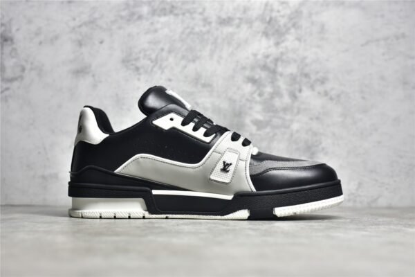 ⁦LOUIS VUITTON (LV) TRAINER 2021SS SNEAKERS BLACK/WHITE/SILVER⁩ – תמונה ⁦16⁩