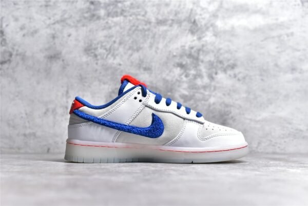 ⁦Nike SB DUNK LOW YEAR OF THE RABBIT WHITE RABBIT CANDY WHITE/CRIMSON/VARSITY ROYAL/SAIL FD4203-161⁩ – תמונה ⁦17⁩