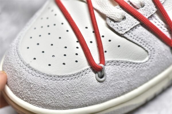⁦Nike OFF-WHITE X SB DUNK LOW LOT 33 OF 50 SAIL/NEUTRAL GREY/CHILE RED DJ0950-118⁩ – תמונה ⁦10⁩