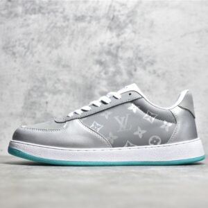LOUIS VUITTON (LV) LOW RIVOLI SNEAKER SILVER/WHITE/BLUE