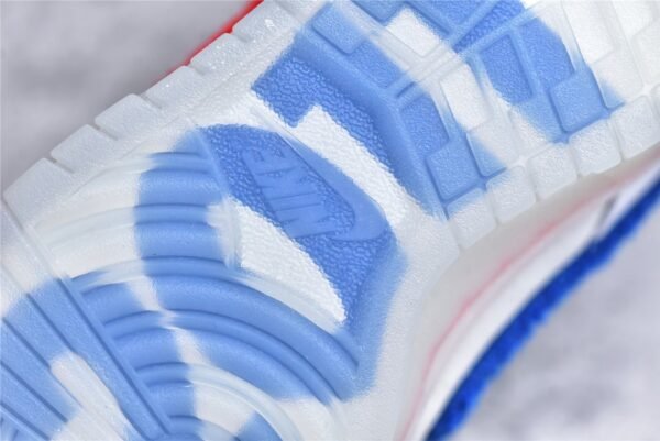 ⁦Nike SB DUNK LOW YEAR OF THE RABBIT WHITE RABBIT CANDY WHITE/CRIMSON/VARSITY ROYAL/SAIL FD4203-161⁩ – תמונה ⁦5⁩