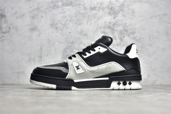 LOUIS VUITTON (LV) TRAINER 2021SS SNEAKERS BLACK/WHITE/SILVER