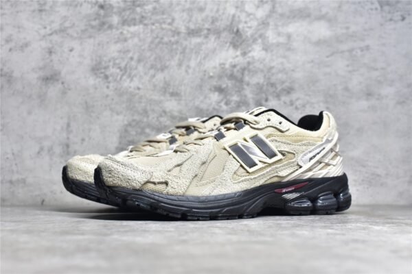 ⁦NB (NEW Balance) 1906D PROTECTION PACK RUNNING SHOES TURTLEDOVE/BLACK/BONE M1906DB⁩ – תמונה ⁦18⁩