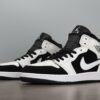 ⁦נייק אייר ג'ורדן 1 רטרו אמצע 'טוקסידו' - Nike Air Jordan 1 Mid Tuxedo’⁩ – תמונה ⁦4⁩