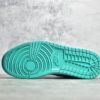 ⁦Nike AIR JORDAN 1 LOW WHITE/WHITE/NEW EMERALD DC0774-132⁩ – תמונה ⁦6⁩