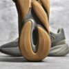 ⁦Adidas OZELIA SHOES TRACE CARGO/MEDIUM DARK KHAKI/NIGHT METALLIC GX4025⁩ – תמונה ⁦3⁩