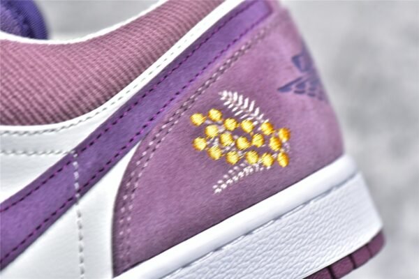 ⁦Nike AIR JORDAN 1 LOW INTERNATIONAL WOMEN'S DAY AMETHYST WAVE/CANYON PURPLE/OLIVE AURA DR8057-500⁩ – תמונה ⁦8⁩