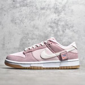 Nike SB DUNK LOW TEDDY BEAR LIGHT SOFT PINK/PINK  FOAM/MEDIUM SOFT PINK/LIGHT SOFT PINK  DZ5318-640