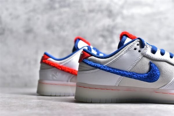 ⁦Nike SB DUNK LOW YEAR OF THE RABBIT WHITE RABBIT CANDY WHITE/CRIMSON/VARSITY ROYAL/SAIL FD4203-161⁩ – תמונה ⁦11⁩