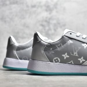 LOUIS VUITTON (LV) LOW RIVOLI SNEAKER SILVER/WHITE/BLUE