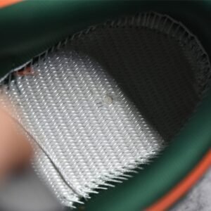 Nike SB DUNK LOW MIAMI HURRICANES GORGE GREEN/WHITE/TOTAL ORANGE/GORGE GREEN DD1391-300