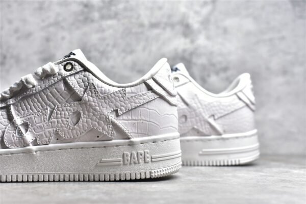 ⁦OVO X BAPE STA LOW SNEAKERS WHITE/WHITE/WHITE⁩ – תמונה ⁦16⁩
