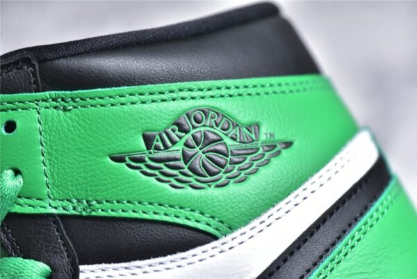 ⁦Nike AIR JORDAN 1 RETRO HIGH OG BLACK/LUCKY GREEN/WHITE DZ5485-031⁩ – תמונה ⁦7⁩