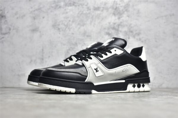 ⁦LOUIS VUITTON (LV) TRAINER 2021SS SNEAKERS BLACK/WHITE/SILVER⁩ – תמונה ⁦17⁩
