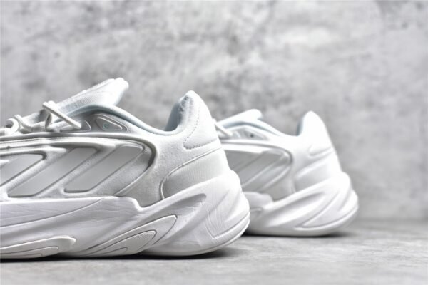 ⁦Adidas OZELIA SHOES CLOUD WHITE/CLOUD WHITE/CLOUD WHITE H03132⁩ – תמונה ⁦4⁩