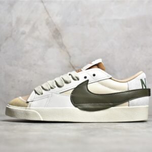 Nike BLAZER LOW 77 JUMBO SAND DRIFT/LIGHT SILVER/PHANTOM/MEDIUM OLIVE DQ1470-105