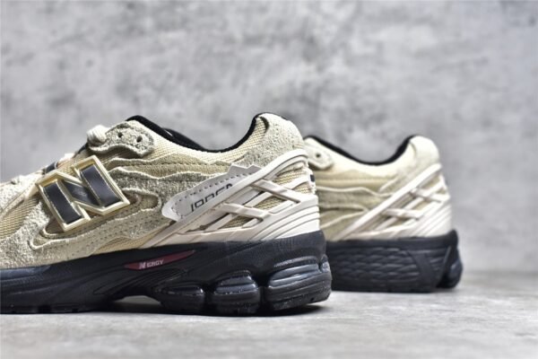 ⁦NB (NEW Balance) 1906D PROTECTION PACK RUNNING SHOES TURTLEDOVE/BLACK/BONE M1906DB⁩ – תמונה ⁦13⁩