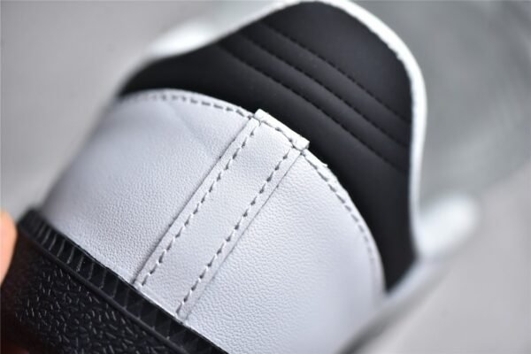 ⁦Adidas  SAMBA CLASSIC SHOES CLOUD WHITE/CORE BLACK/GUM 772109⁩ – תמונה ⁦6⁩