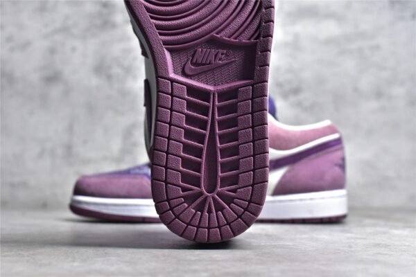 ⁦Nike AIR JORDAN 1 LOW INTERNATIONAL WOMEN'S DAY AMETHYST WAVE/CANYON PURPLE/OLIVE AURA DR8057-500⁩ – תמונה ⁦12⁩