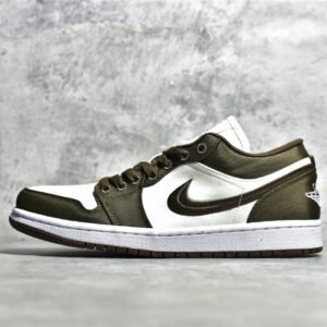 Nike AIR JORDAN 1 LOW SE LIGHT OLIVE/WHITE/SAIL DV0426-301
