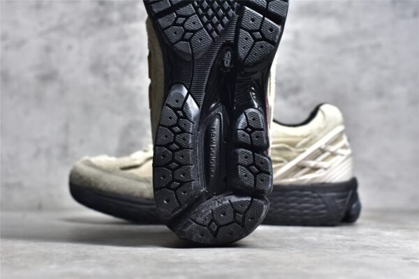 ⁦NB (NEW Balance) 1906D PROTECTION PACK RUNNING SHOES TURTLEDOVE/BLACK/BONE M1906DB⁩ – תמונה ⁦12⁩