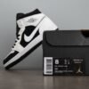 ⁦נייק אייר ג'ורדן 1 רטרו אמצע 'טוקסידו' - Nike Air Jordan 1 Mid Tuxedo’⁩ – תמונה ⁦10⁩