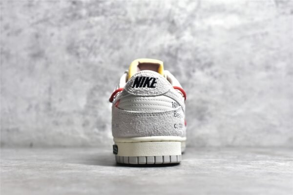⁦Nike OFF-WHITE X SB DUNK LOW LOT 33 OF 50 SAIL/NEUTRAL GREY/CHILE RED DJ0950-118⁩ – תמונה ⁦13⁩