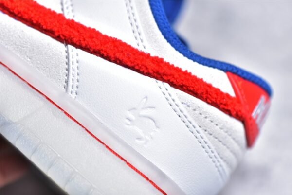 ⁦Nike SB DUNK LOW YEAR OF THE RABBIT WHITE RABBIT CANDY WHITE/CRIMSON/VARSITY ROYAL/SAIL FD4203-161⁩ – תמונה ⁦6⁩